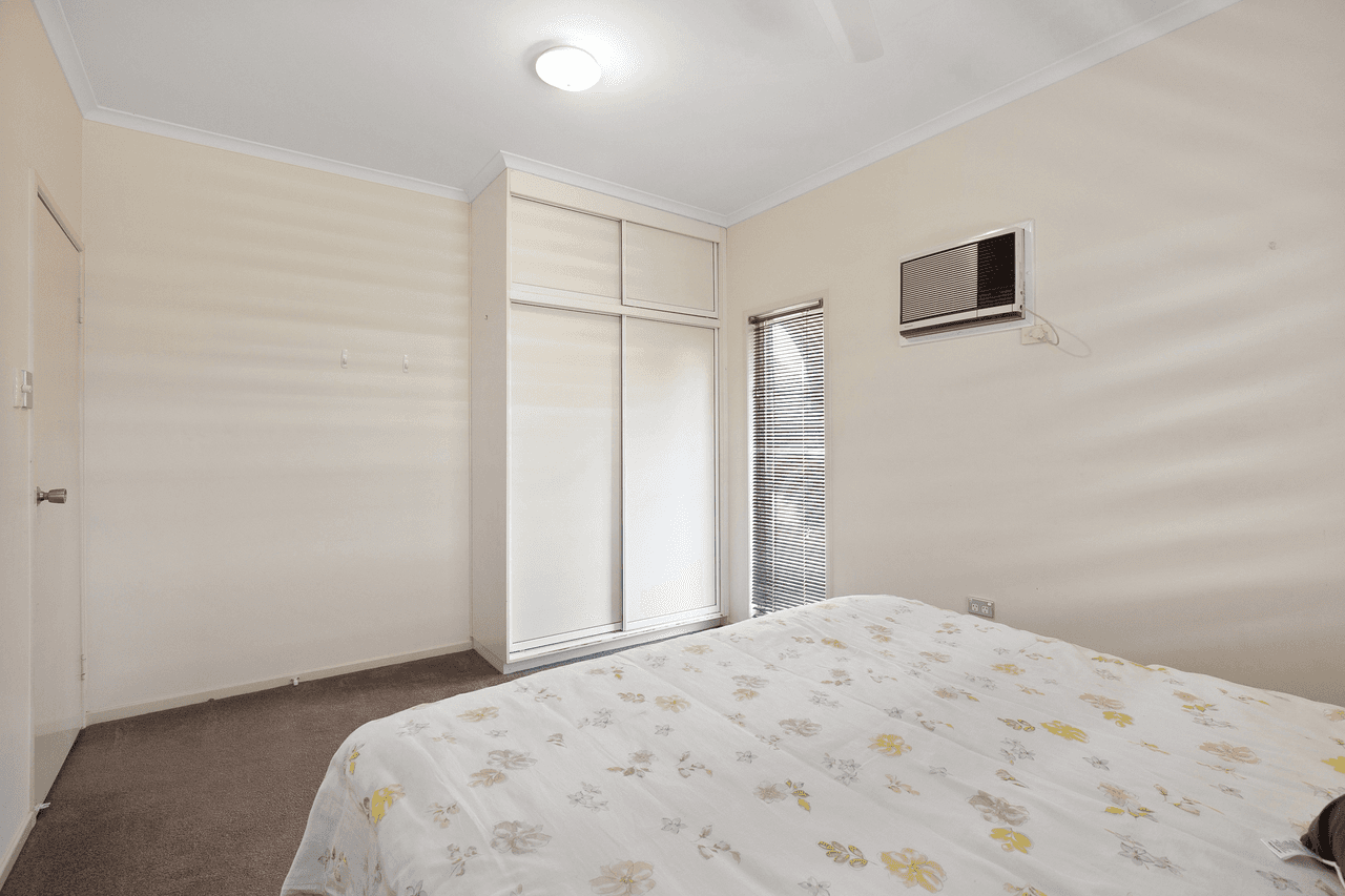 8 Barry Street, EMERALD, QLD 4720
