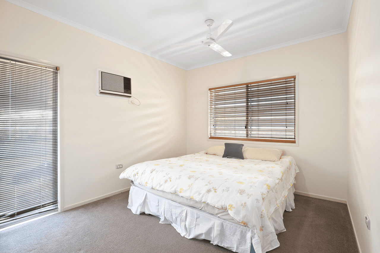 8 Barry Street, EMERALD, QLD 4720
