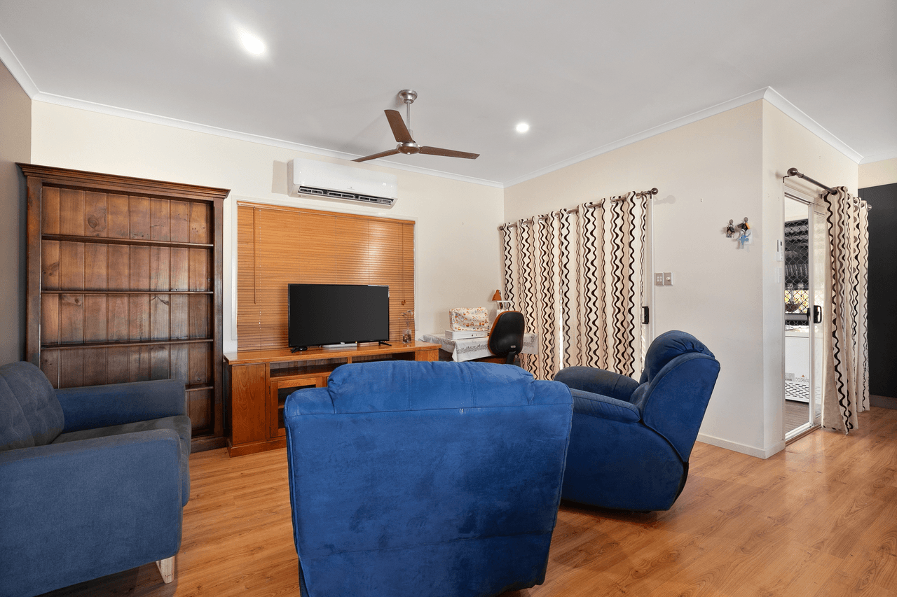 8 Barry Street, EMERALD, QLD 4720