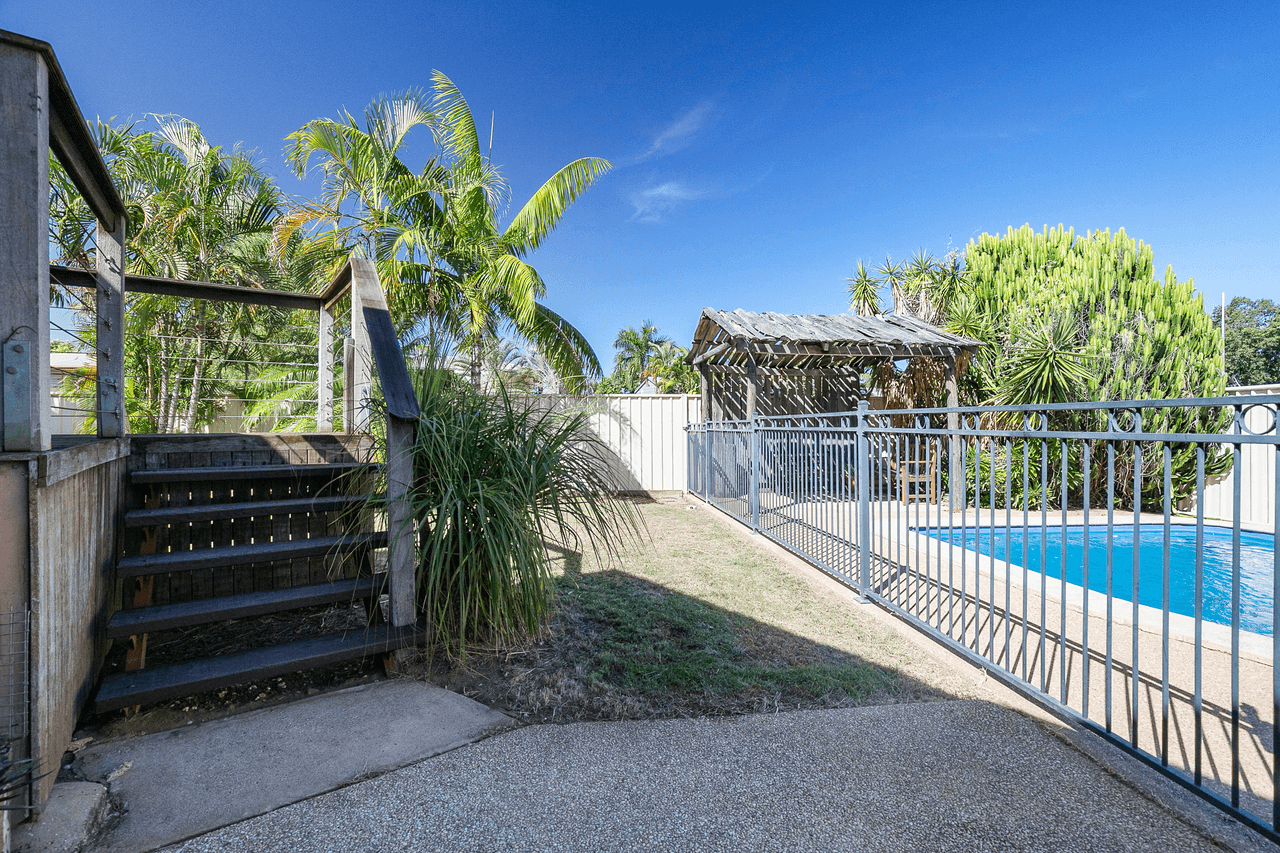 8 Barry Street, EMERALD, QLD 4720