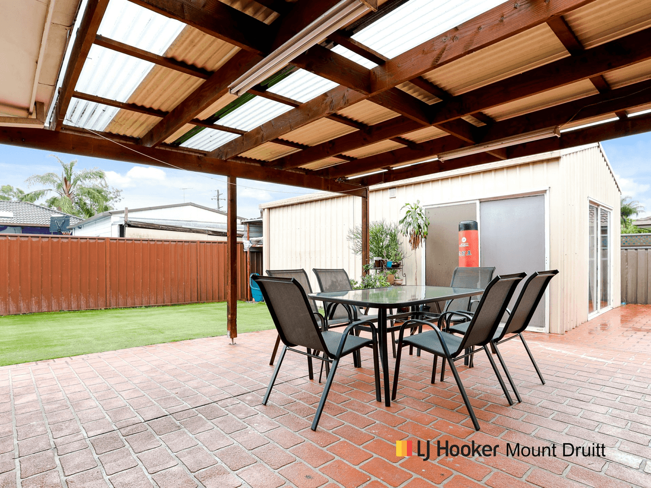 8 Kew Place, DHARRUK, NSW 2770