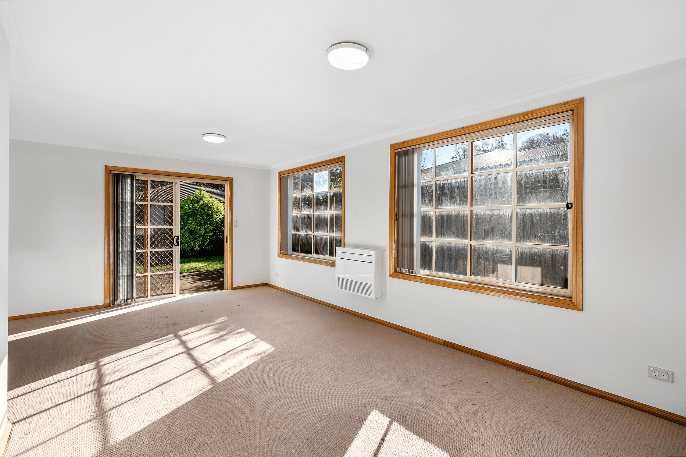 2/8 Sovereign Court, GEILSTON BAY, TAS 7015