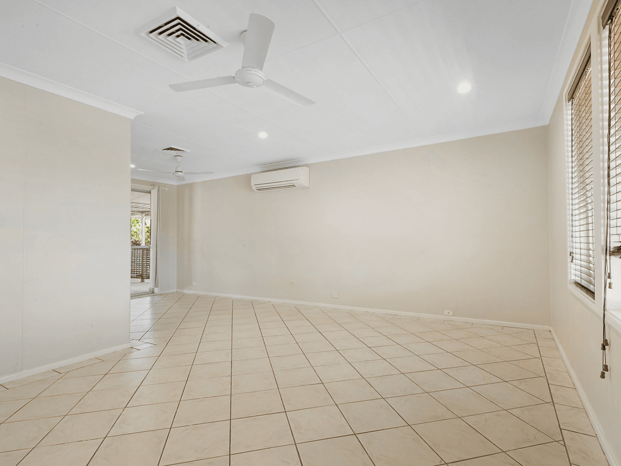 9 Giles Crescent, DAMPIER, WA 6713