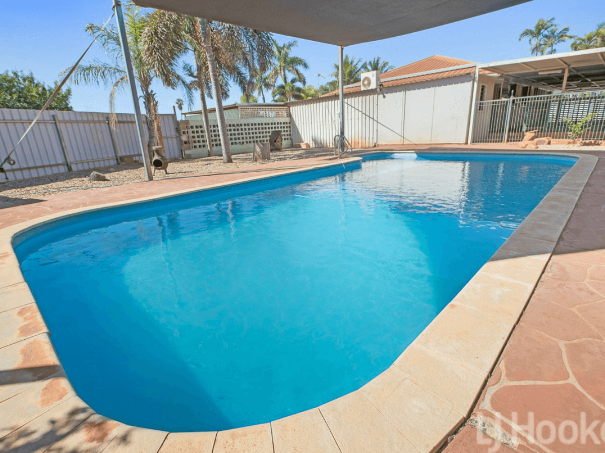 9 Giles Crescent, DAMPIER, WA 6713