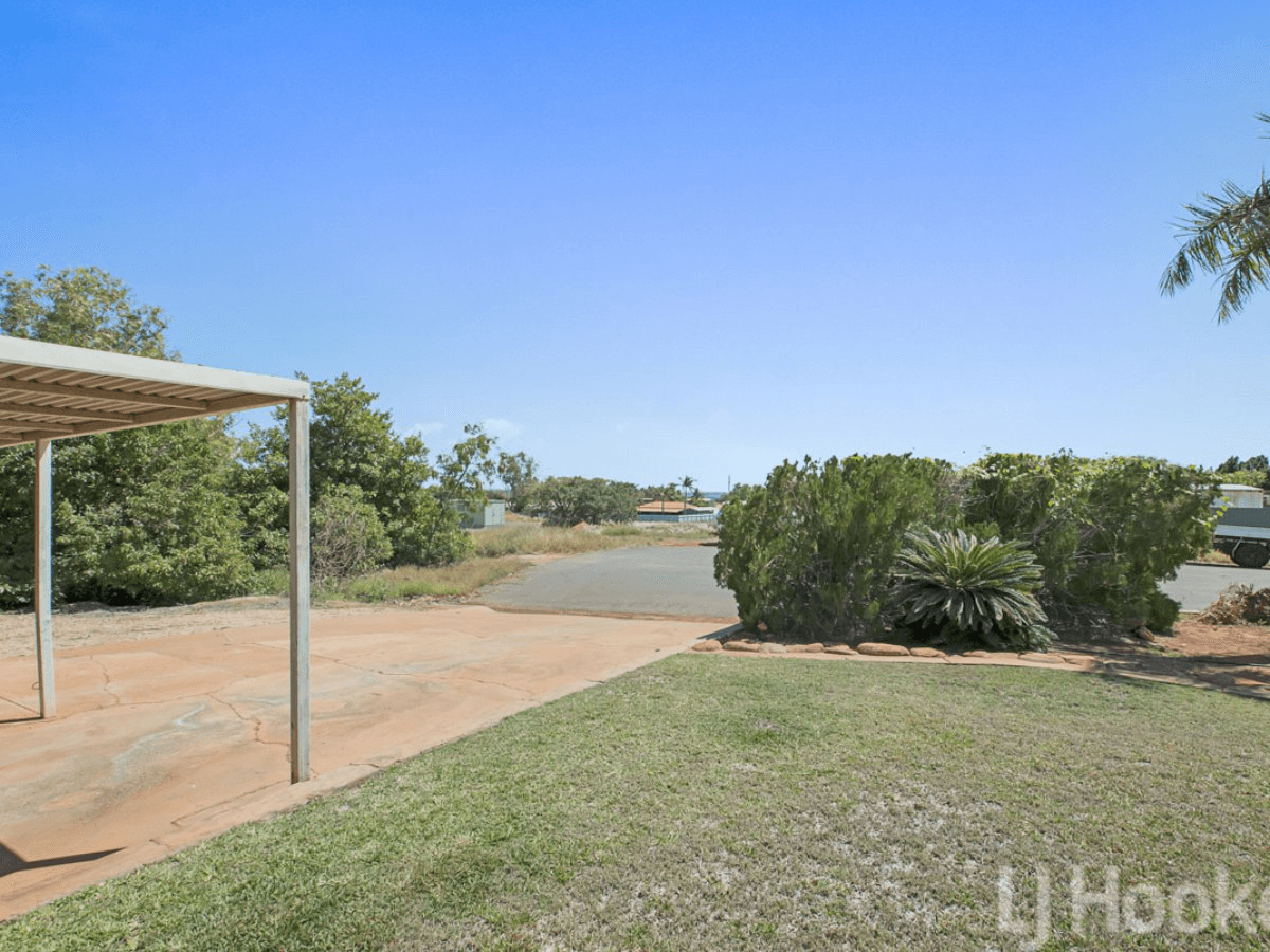 9 Giles Crescent, DAMPIER, WA 6713