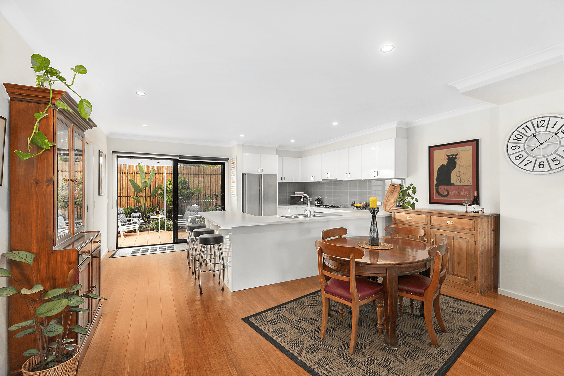2/12 Cheltenham Road, Newcomb, VIC 3219