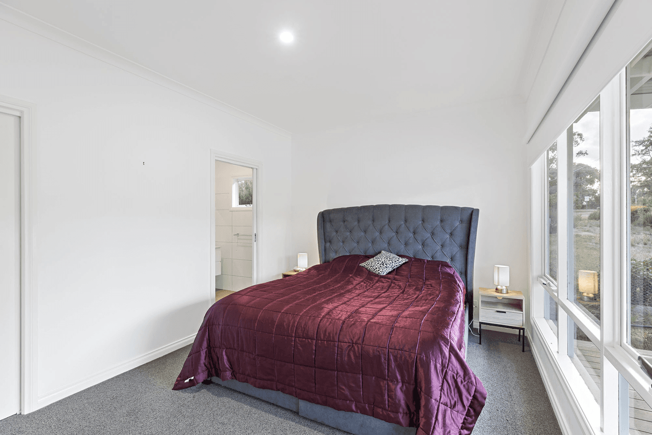 7A Canrobert Street, NEWSTEAD, VIC 3462