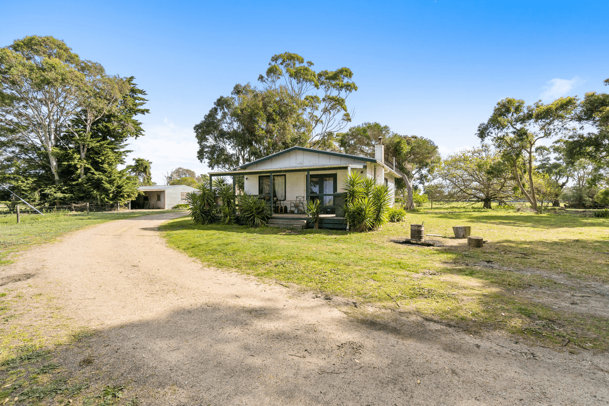 1694 Seaspray Road, Seaspray, VIC 3851