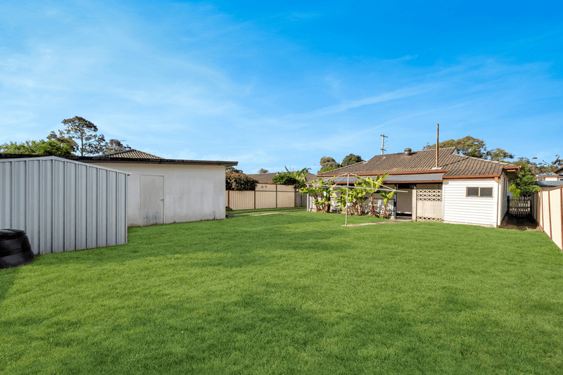 1 Brooke Avenue, KILLARNEY VALE, NSW 2261