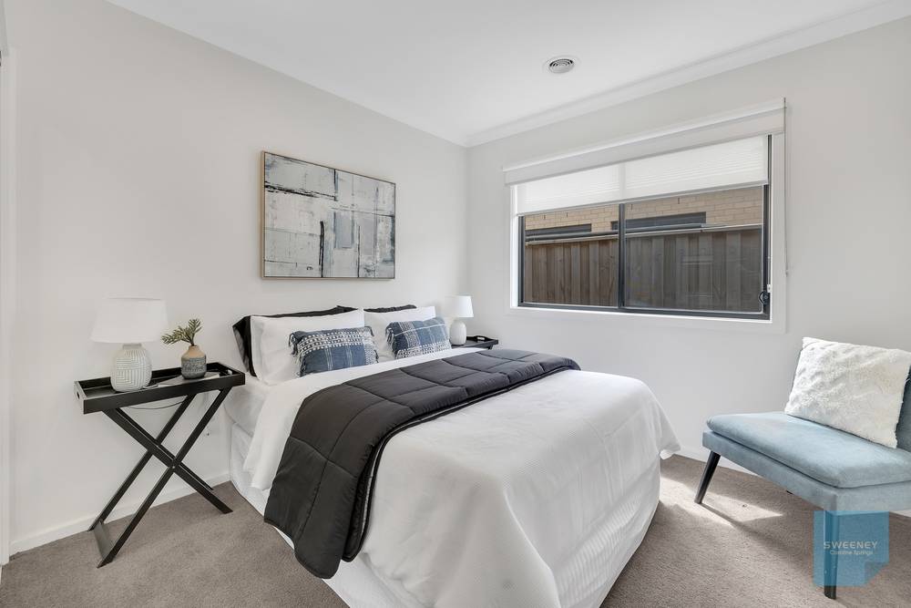 15 Eaglecrest Avenue, FRASER RISE, VIC 3336