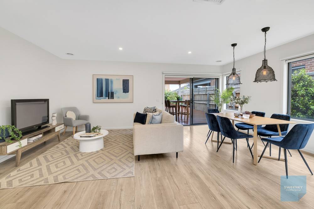 15 Eaglecrest Avenue, FRASER RISE, VIC 3336