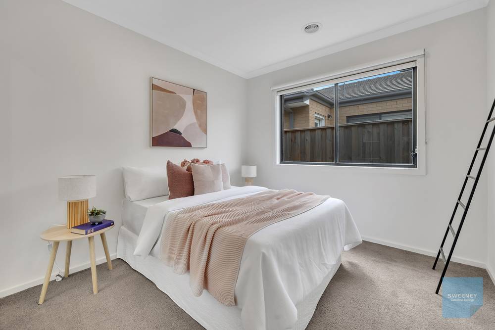 15 Eaglecrest Avenue, FRASER RISE, VIC 3336