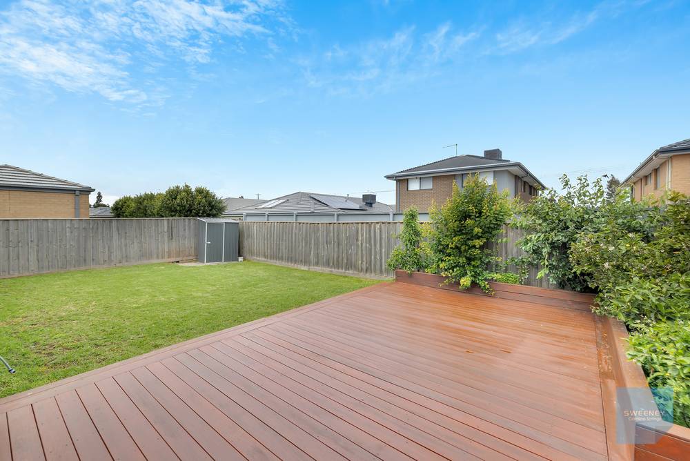 15 Eaglecrest Avenue, FRASER RISE, VIC 3336