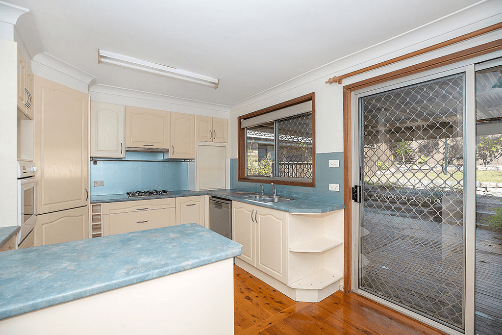 2 Leeward Close, WOODRISING, NSW 2284