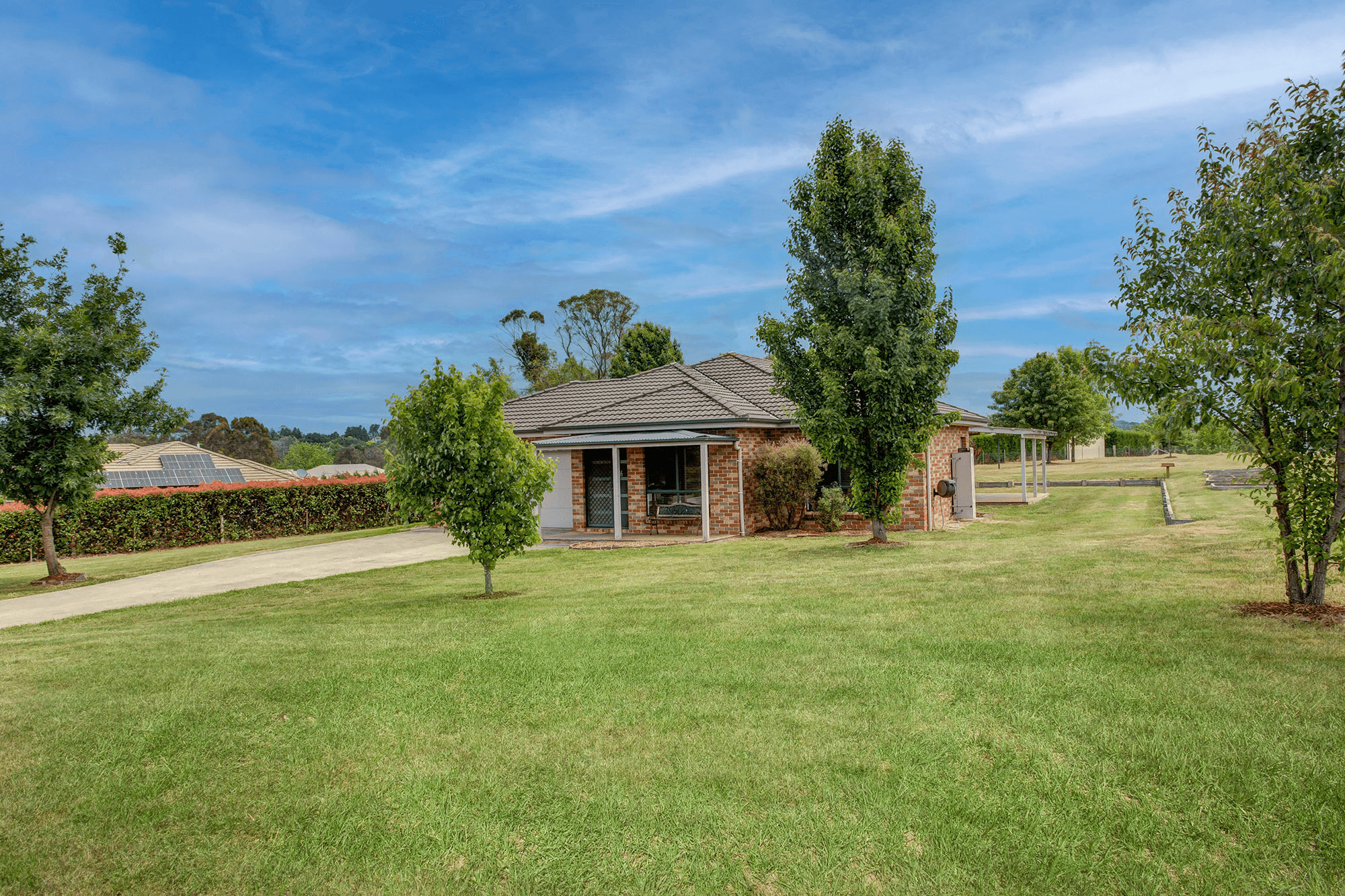 16 Woodside Drive, MOSS VALE, NSW 2577