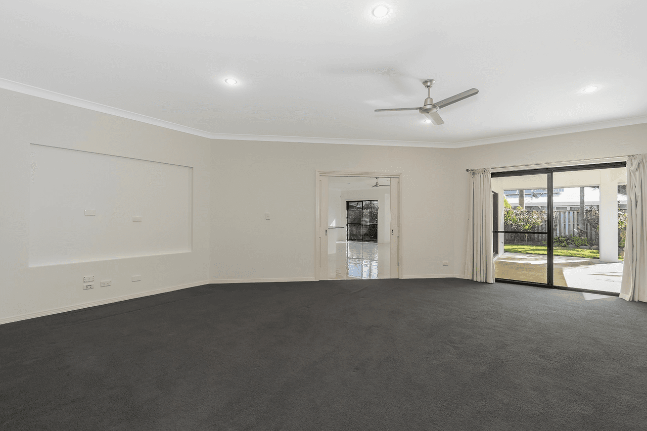 10 Kingtide Lane, COOMERA WATERS, QLD 4209