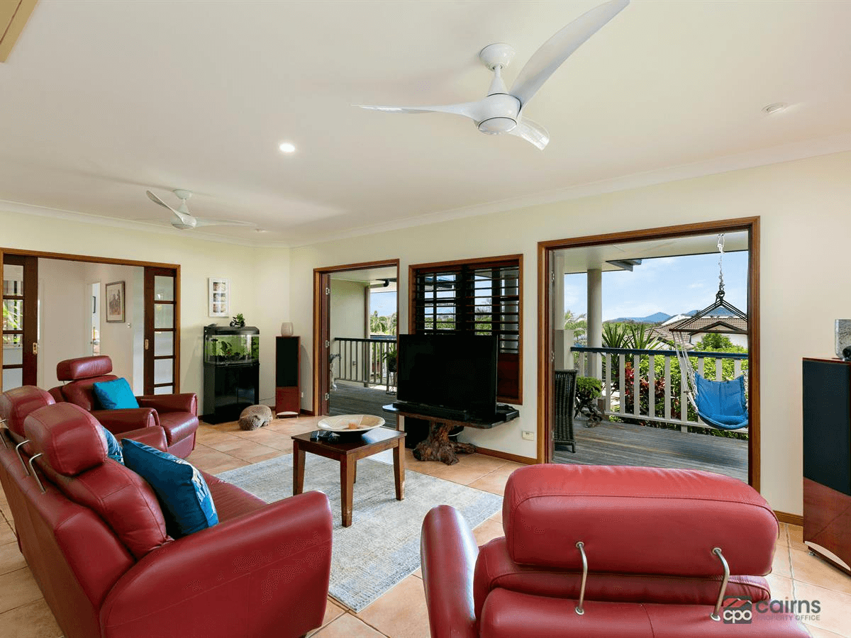 26 MACARTHUR Close, PALM COVE, QLD 4879