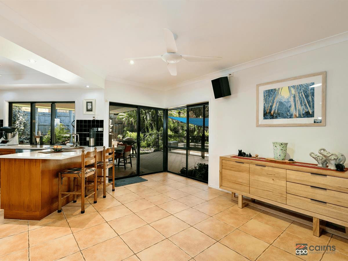 26 MACARTHUR Close, PALM COVE, QLD 4879