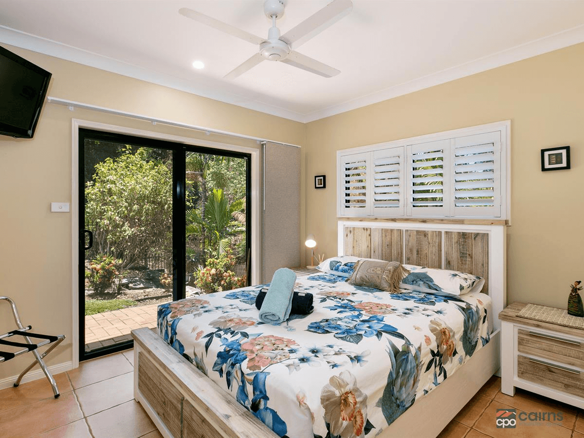 26 MACARTHUR Close, PALM COVE, QLD 4879