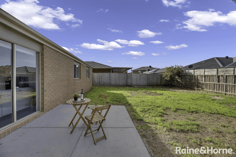 13 Cherry Close, HARKNESS, VIC 3337