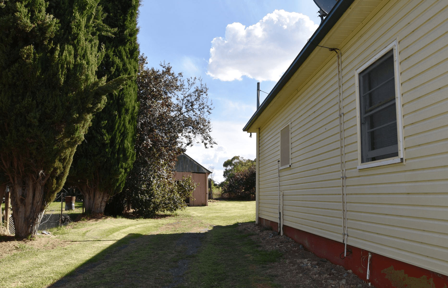 9 Red Hill Road, BOWNING, NSW 2582