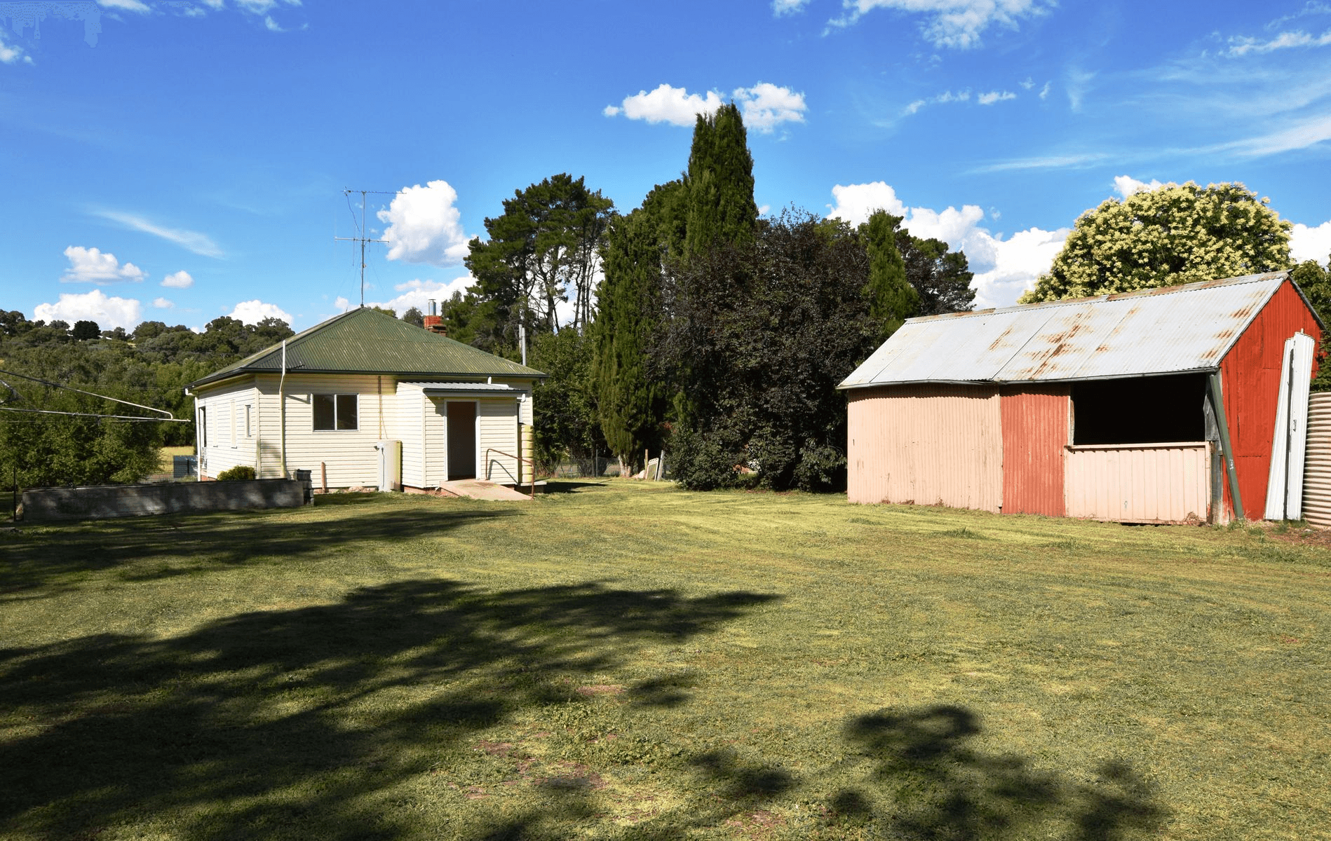 9 Red Hill Road, BOWNING, NSW 2582