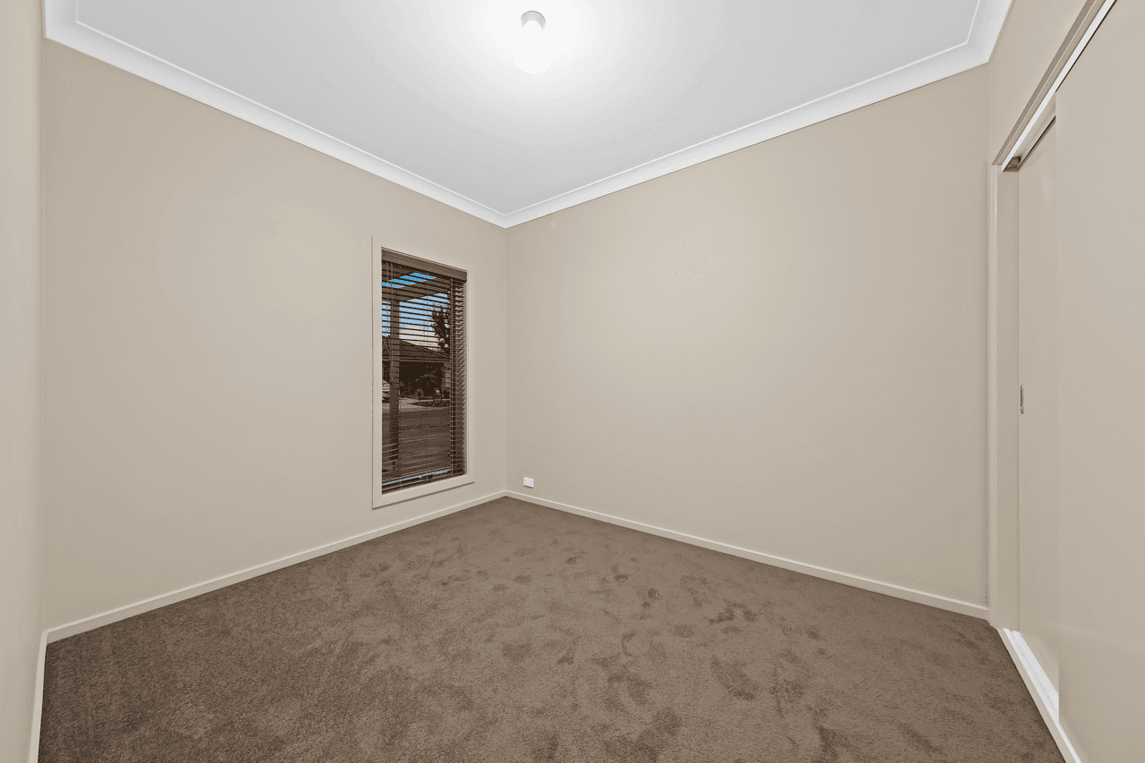 5 Sinclair Walk, PAKENHAM, VIC 3810