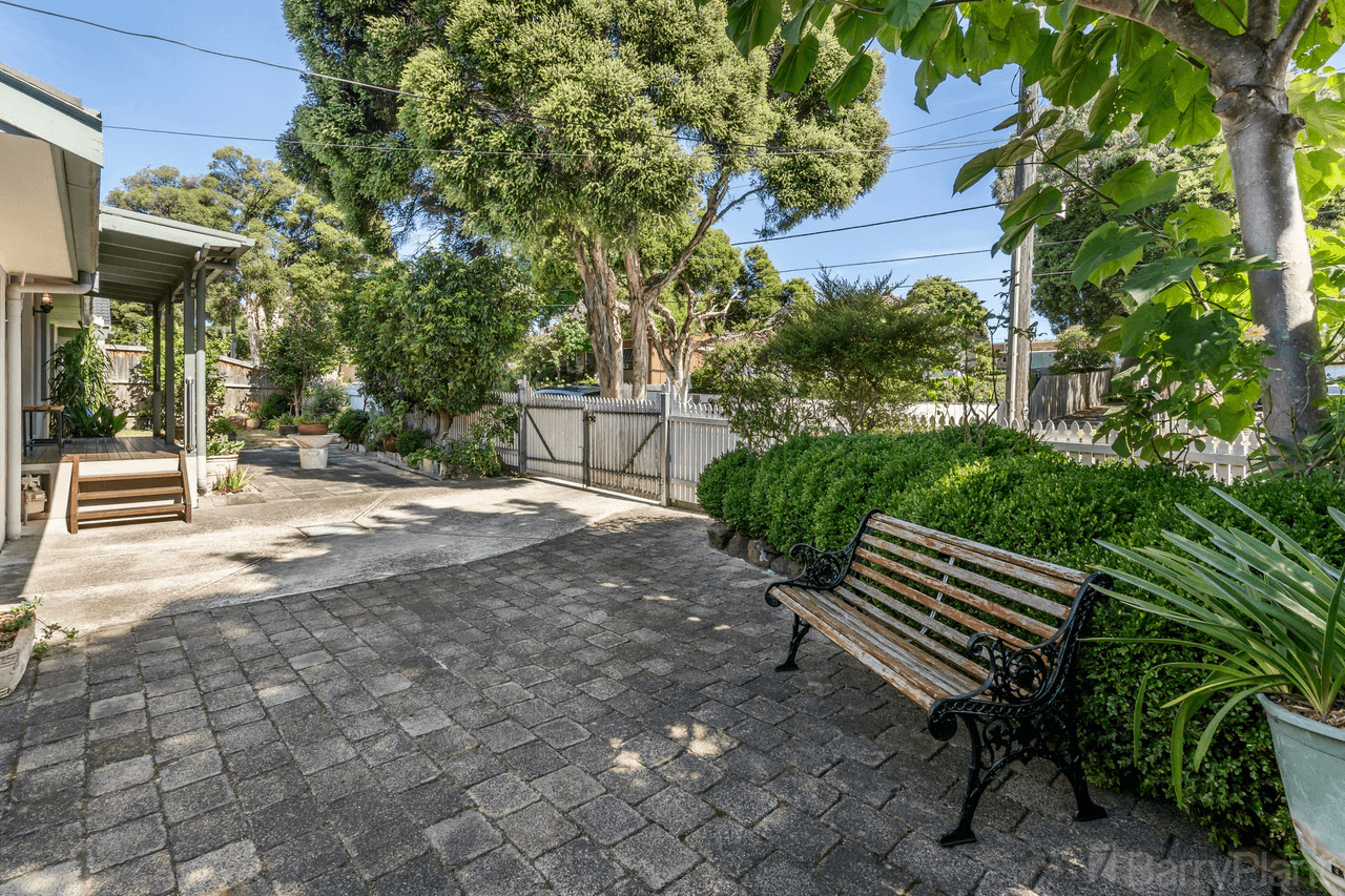 1/2 Tooronga Road, Ringwood East, VIC 3135