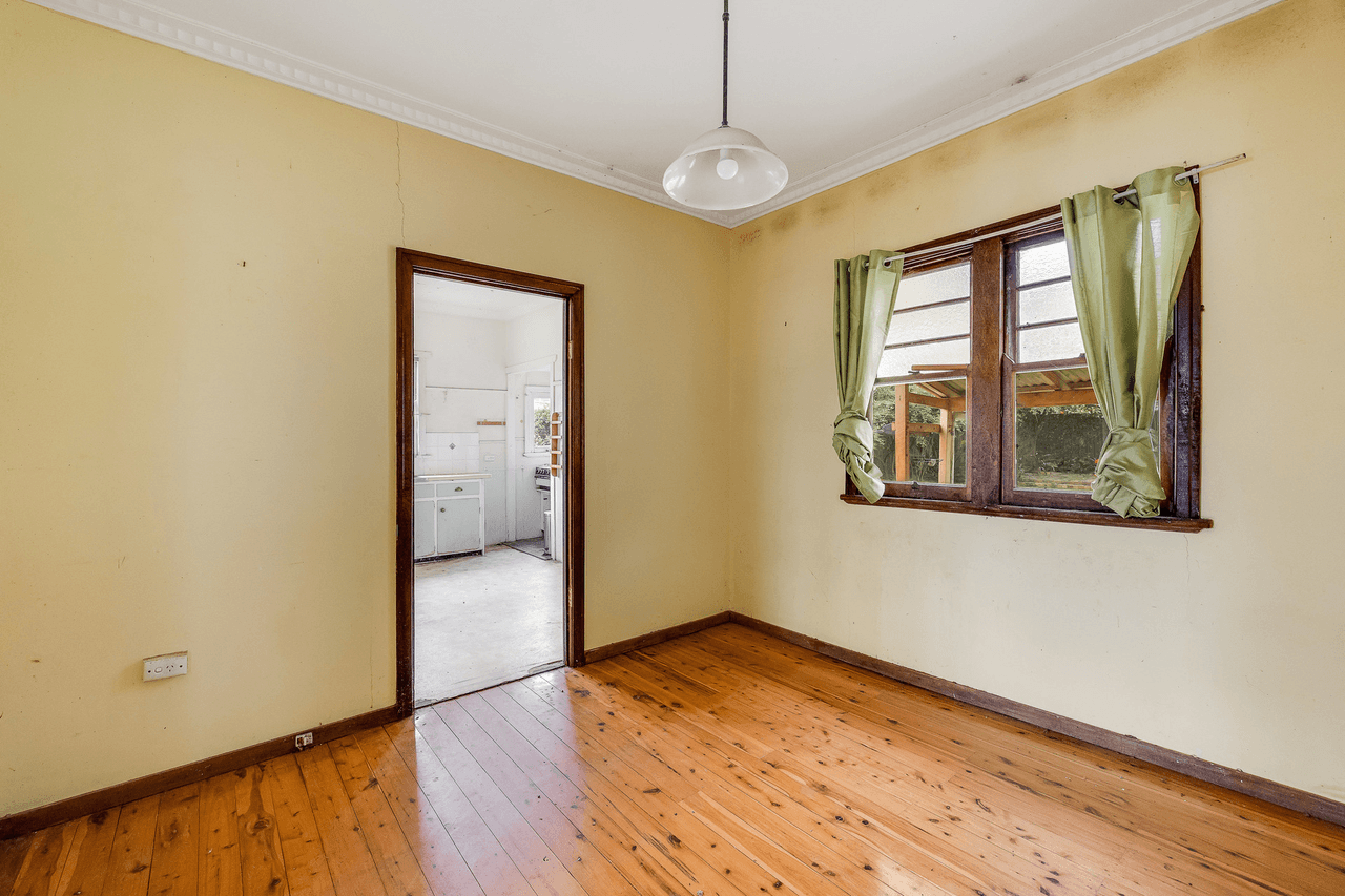 6 Loye Street, NORTH TOOWOOMBA, QLD 4350