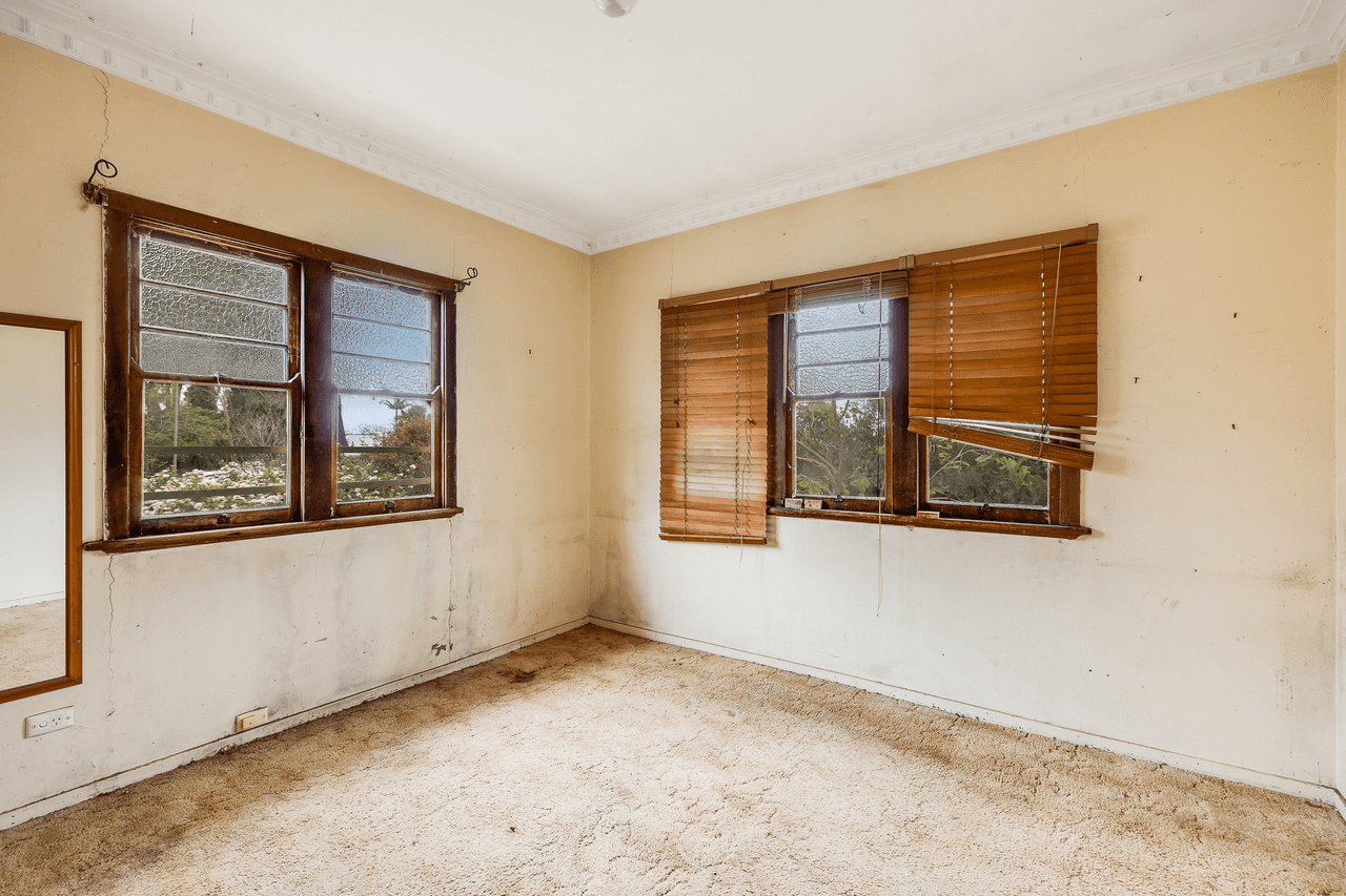 6 Loye Street, NORTH TOOWOOMBA, QLD 4350