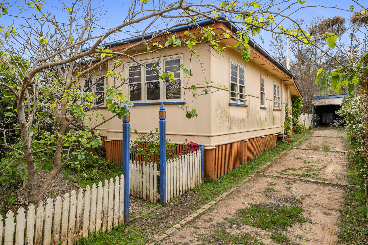 6 Loye Street, NORTH TOOWOOMBA, QLD 4350