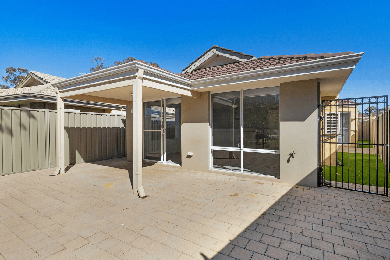 10 Enfield Lane, WELLARD, WA 6170