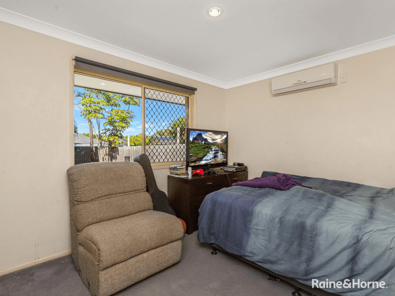 16 Lakewood Court, HELENSVALE, QLD 4212