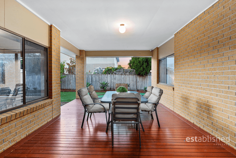 26 Tarcoola Crescent, SANCTUARY LAKES, VIC 3030