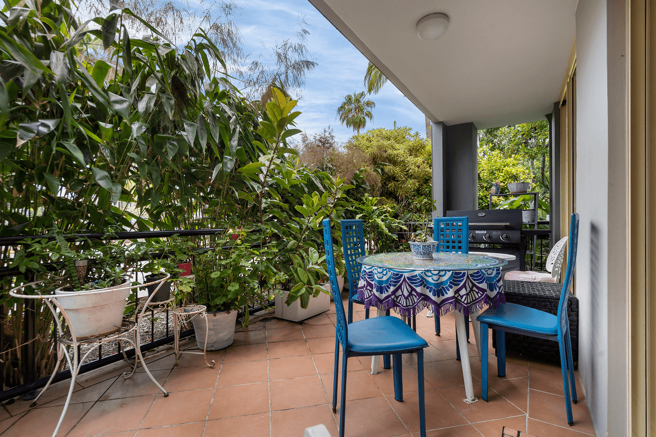 1/1 Paradise Island, SURFERS PARADISE, QLD 4217