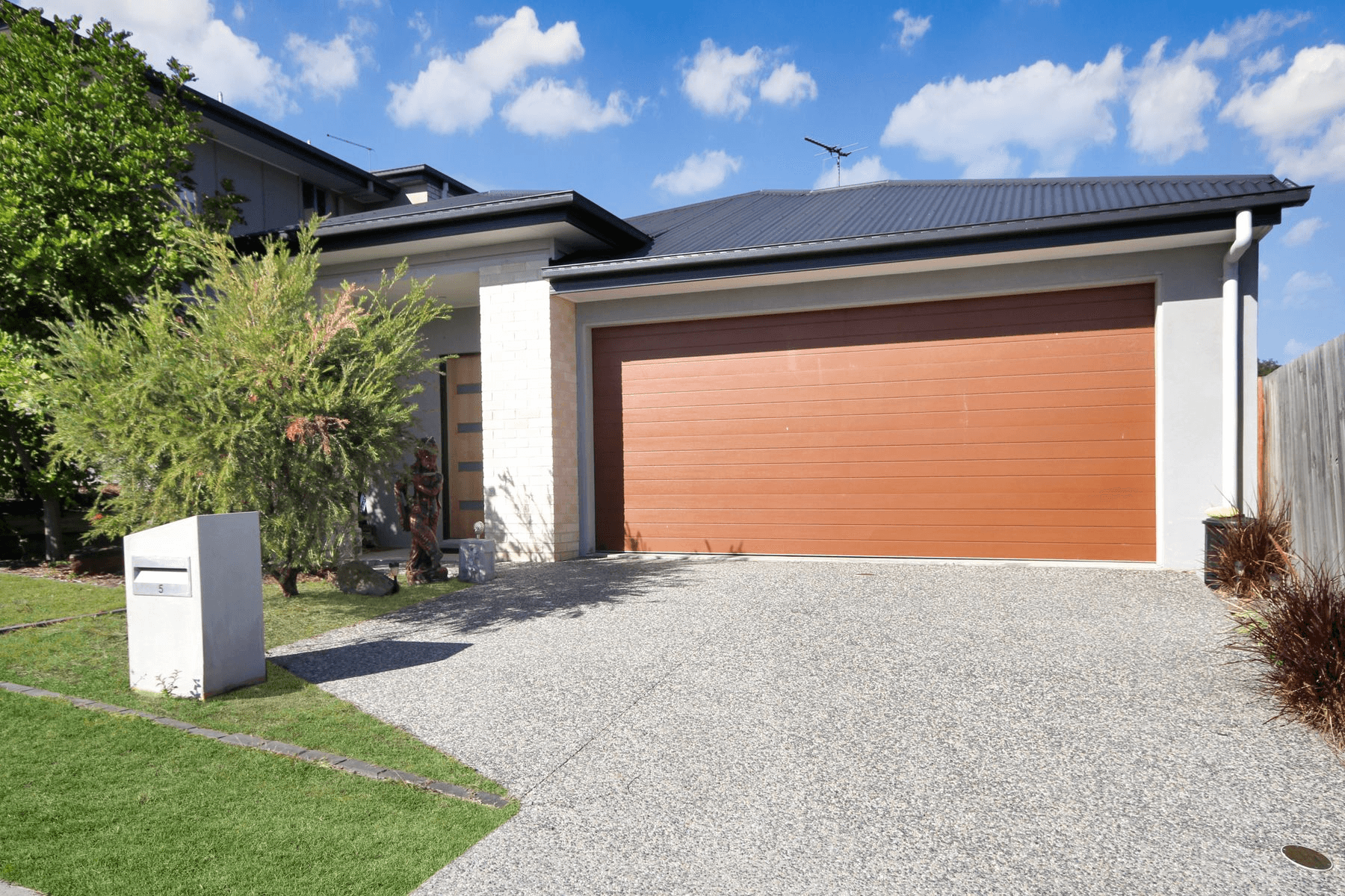 5 Hardwood Street, SPRING MOUNTAIN, QLD 4300