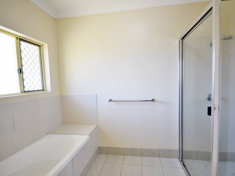 20 Fairway Ave, Rocky Point, QLD 4874