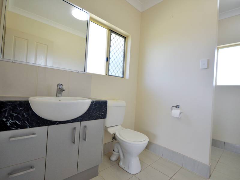 20 Fairway Ave, Rocky Point, QLD 4874