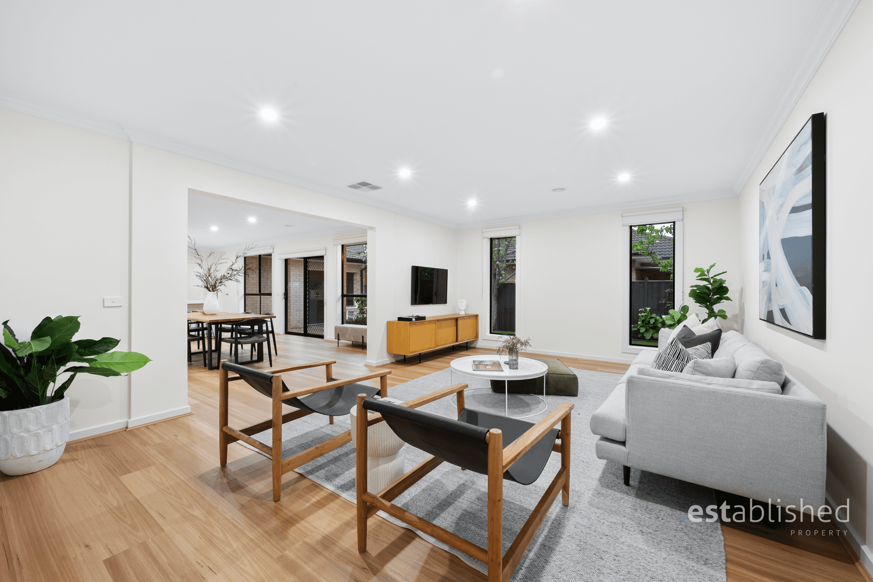 111 Middle Park Drive, SANCTUARY LAKES, VIC 3030