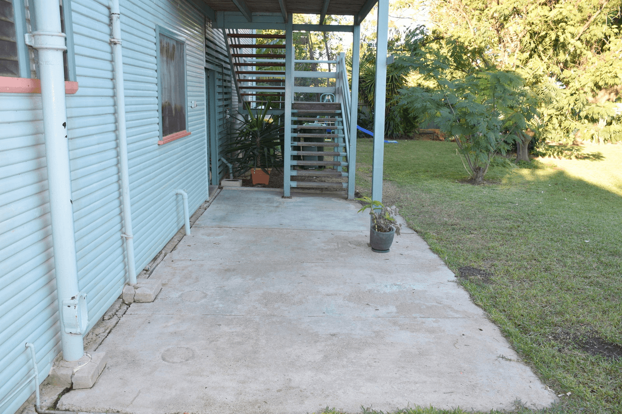 16 Webb Avenue, MOREE, NSW 2400