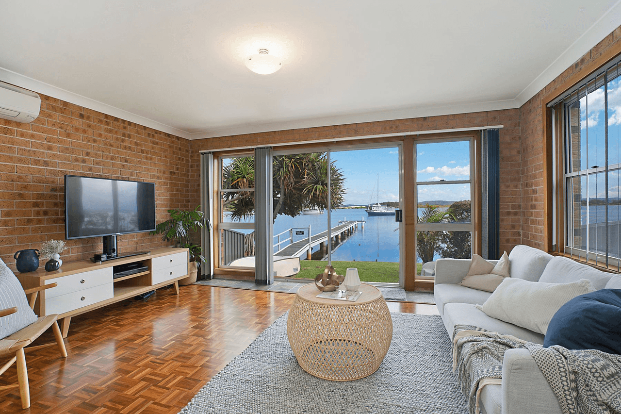 51 Marks Parade, MARKS POINT, NSW 2280