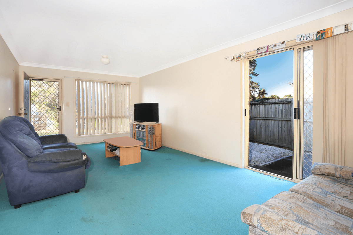 2/16 Crystal Reef Drive, COOMBABAH, QLD 4216