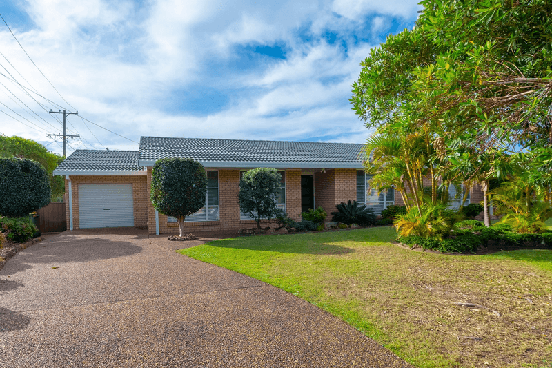 1 Jane Ellen Crescent, CHITTAWAY BAY, NSW 2261