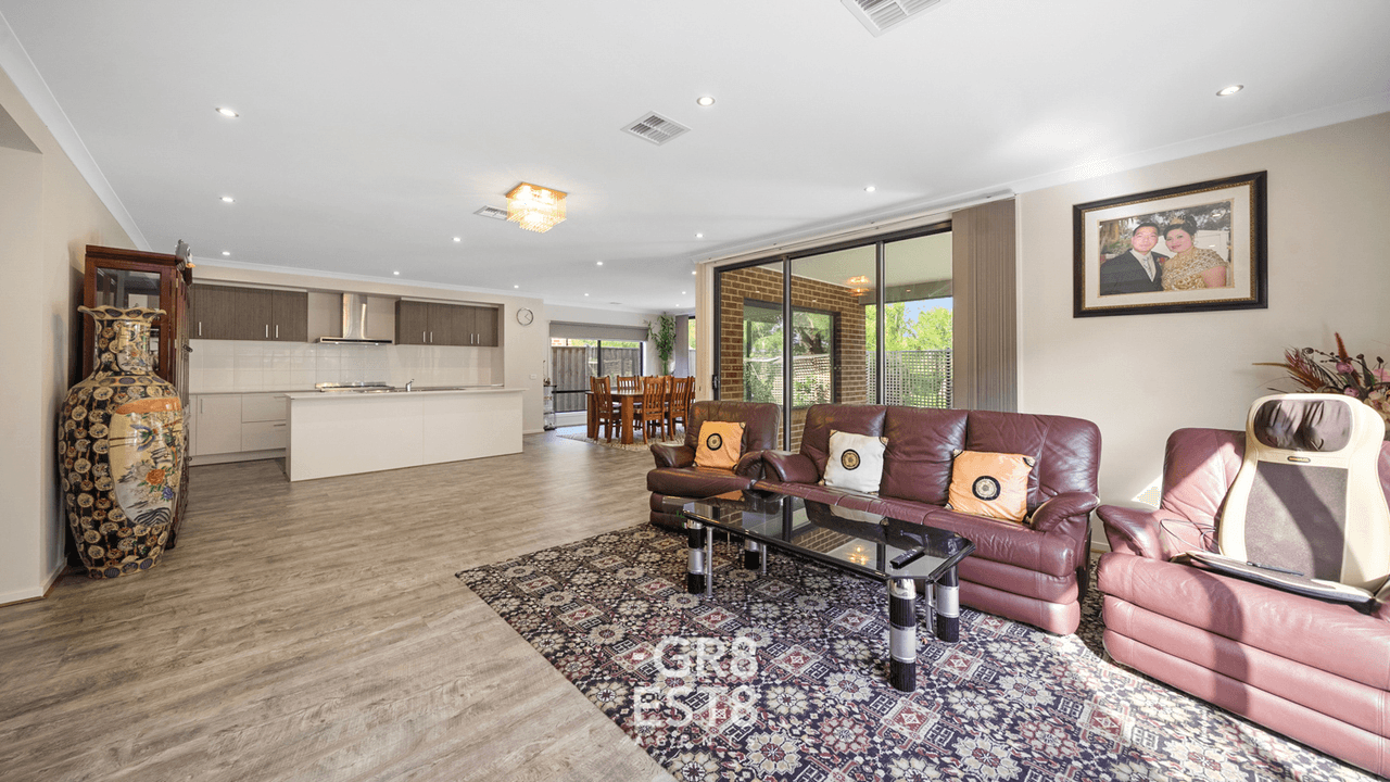 65 Aquatic Drive, CRANBOURNE WEST, VIC 3977