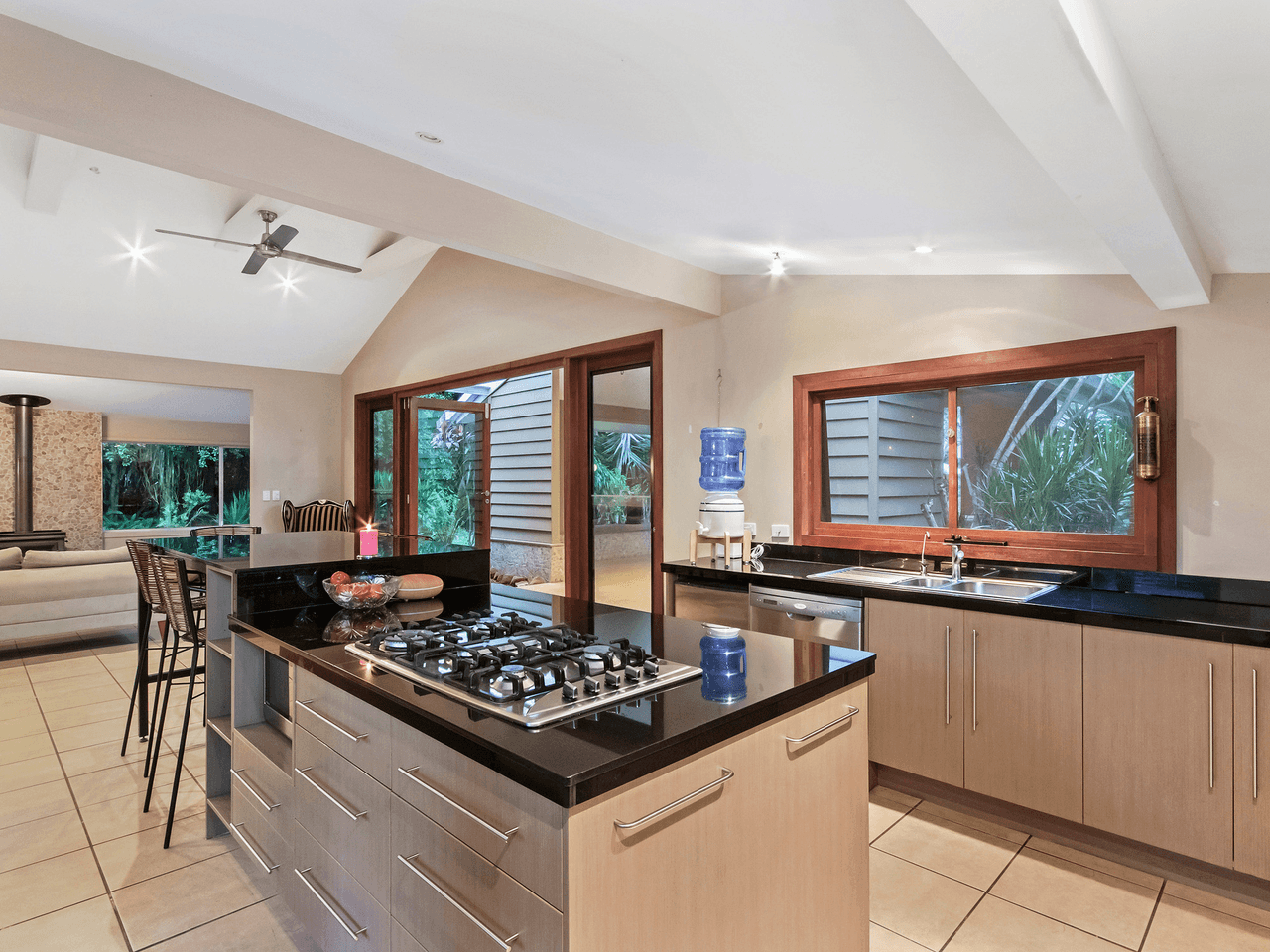 26-28 North Street, TAMBORINE MOUNTAIN, QLD 4272