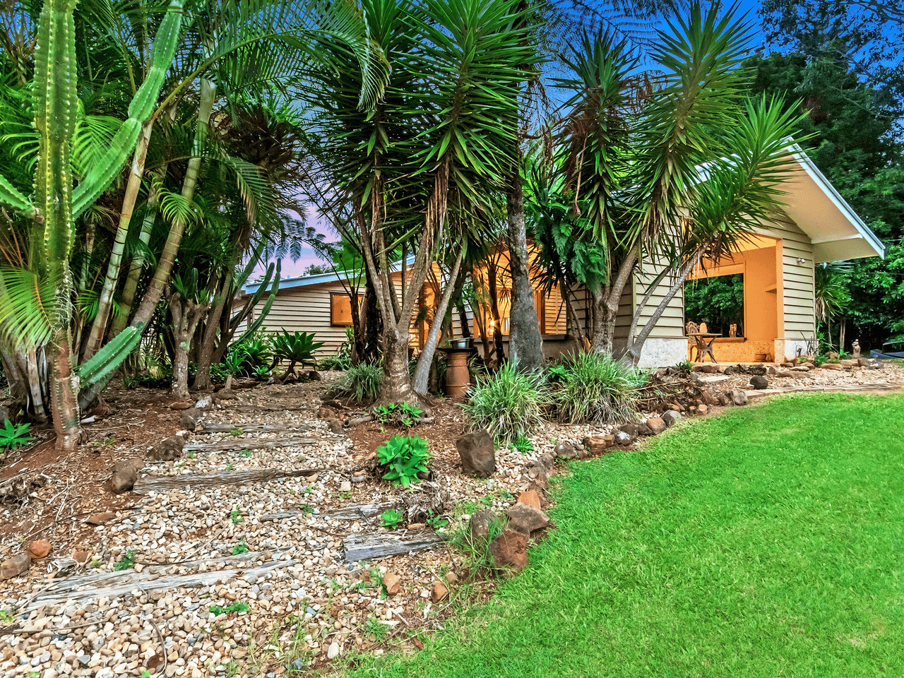 26-28 North Street, TAMBORINE MOUNTAIN, QLD 4272