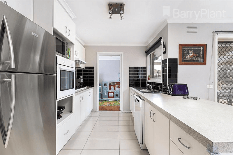 25 Rossiter Avenue, Endeavour Hills, VIC 3802