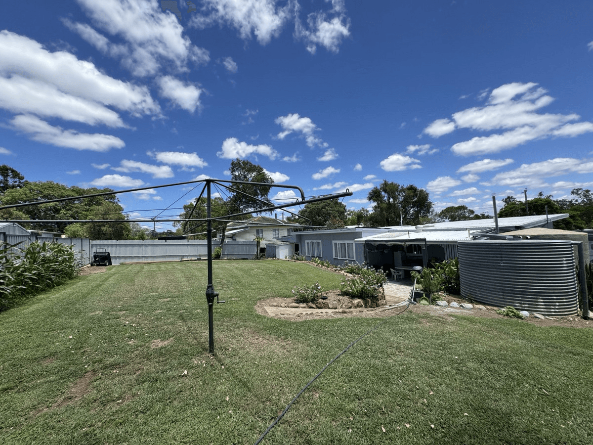 4 Landsborough Street, MONTO, QLD 4630