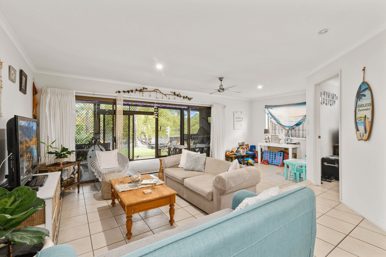 2/36 Riverside Drive, CURRUMBIN WATERS, QLD 4223