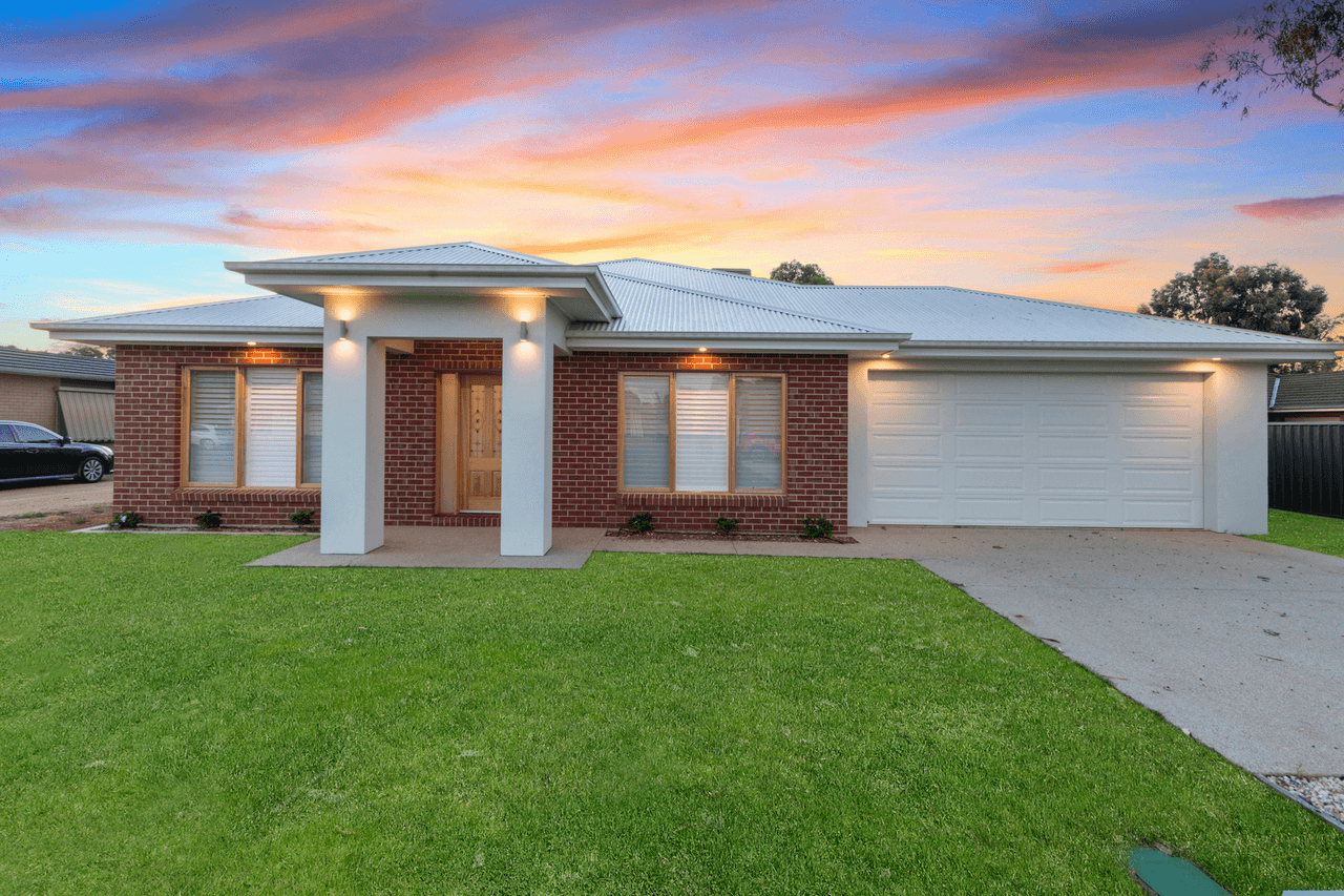 33 Emily Street, Tocumwal, NSW 2714